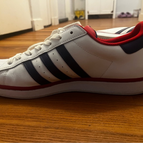 Adidas Superstar Size 11 1/2. - Picture 6 of 9